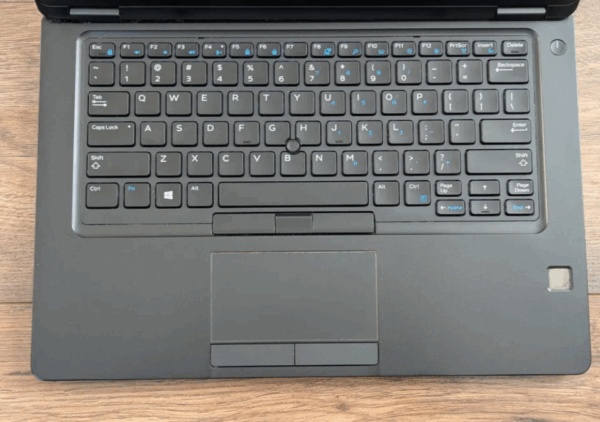 Ультрабук Dell Latitude 5490 / 14" (1920x1080) IPS / Intel Core i5-7300U (2 (4) ядра по 2.6 - 3.5 GHz) / 8 GB DDR4 / 128 GB SSD / Intel HD Graphics 620 / WebCam / HDMI / Windows 11 - Зображення 3