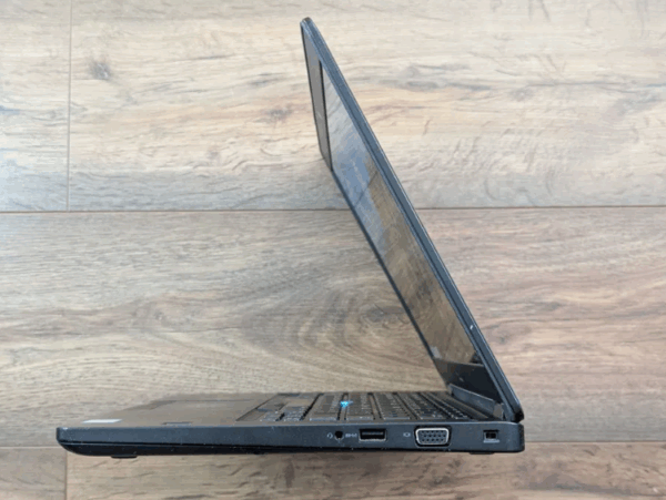 Ультрабук Dell Latitude 5490 / 14" (1920x1080) IPS / Intel Core i5-7300U (2 (4) ядра по 2.6 - 3.5 GHz) / 8 GB DDR4 / 128 GB SSD / Intel HD Graphics 620 / WebCam / HDMI / Windows 11 - Зображення 5