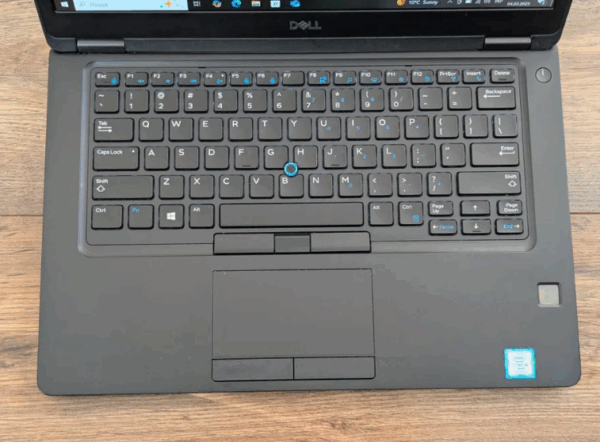 Ультрабук Dell Latitude 5490 / 14" (1920x1080) IPS / Intel Core i5-7300U (2 (4) ядра по 2.6 - 3.5 GHz) / 8 GB DDR4 / 128 GB SSD / Intel HD Graphics 620 / WebCam / HDMI / Windows 11 - Зображення 3