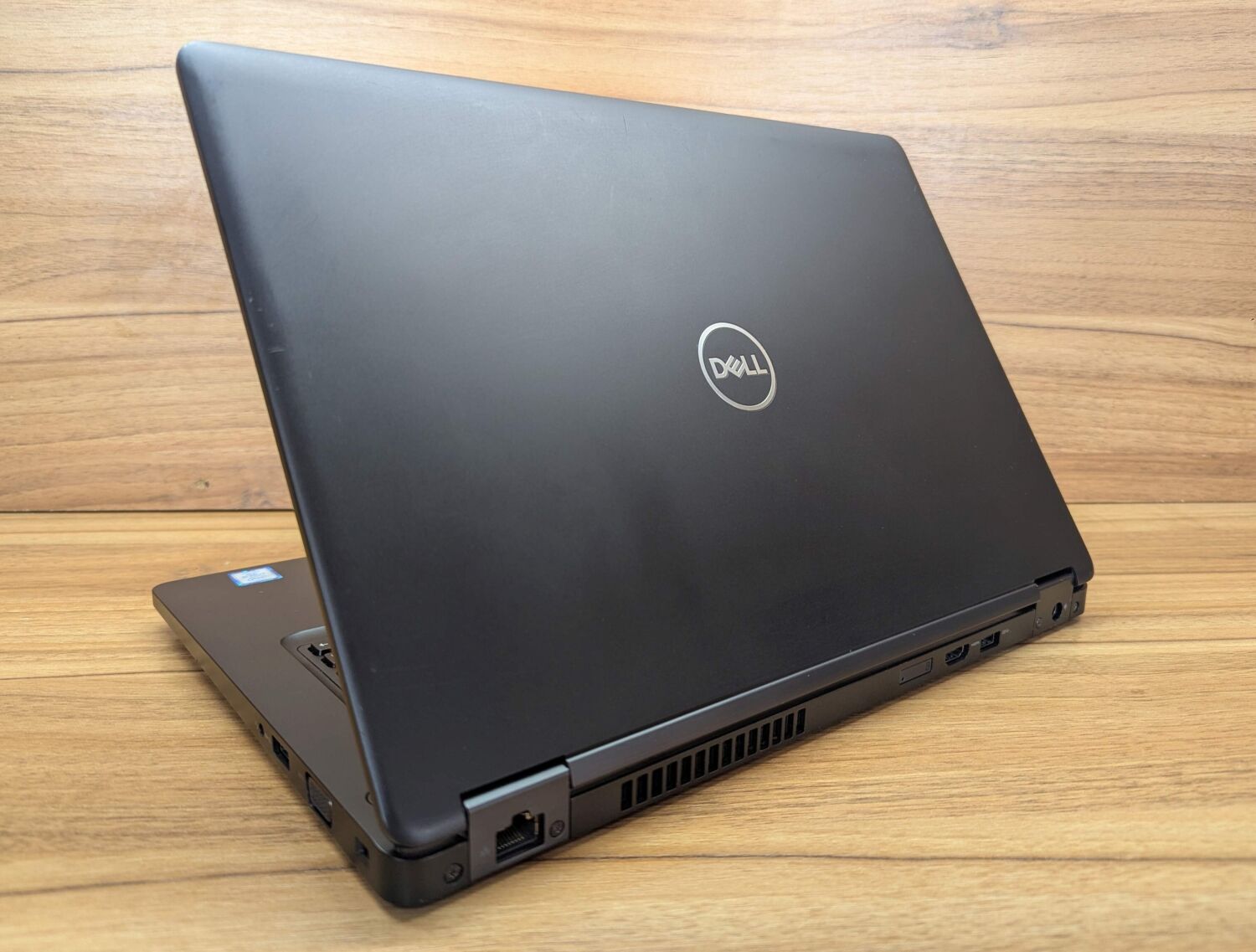 Ультрабук Dell Latitude 5490 / 14" (1920x1080) IPS / Intel Core i5-7300U (2 (4) ядра по 2.6 - 3.5 GHz) / 8 GB DDR4 / 240 GB SSD / Intel HD Graphics 620 / WebCam / HDMI / Windows 10 - Зображення 7