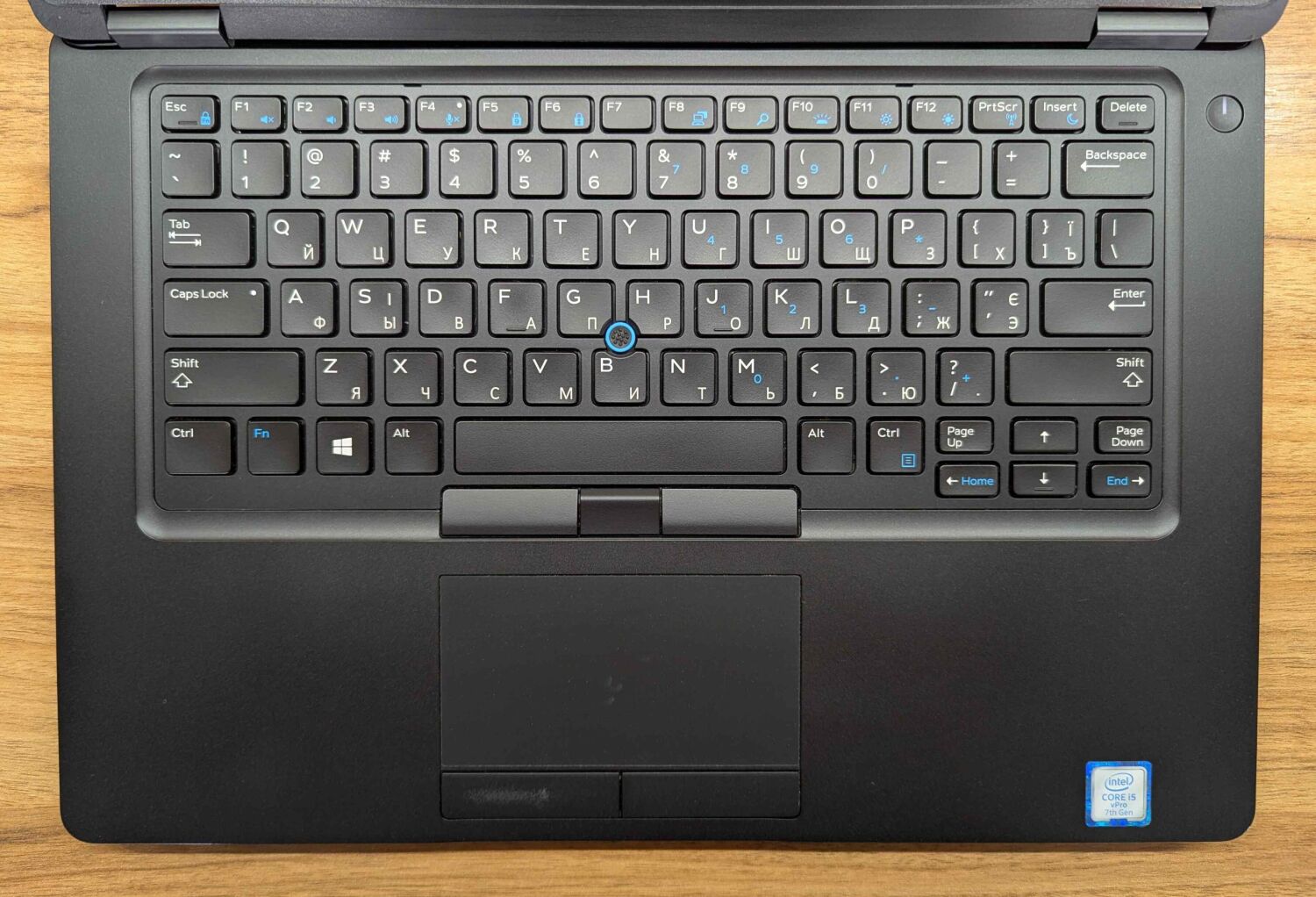 Ультрабук Dell Latitude 5490 / 14" (1920x1080) IPS / Intel Core i5-7300U (2 (4) ядра по 2.6 - 3.5 GHz) / 8 GB DDR4 / 240 GB SSD / Intel HD Graphics 620 / WebCam / HDMI / Windows 10 - Зображення 3