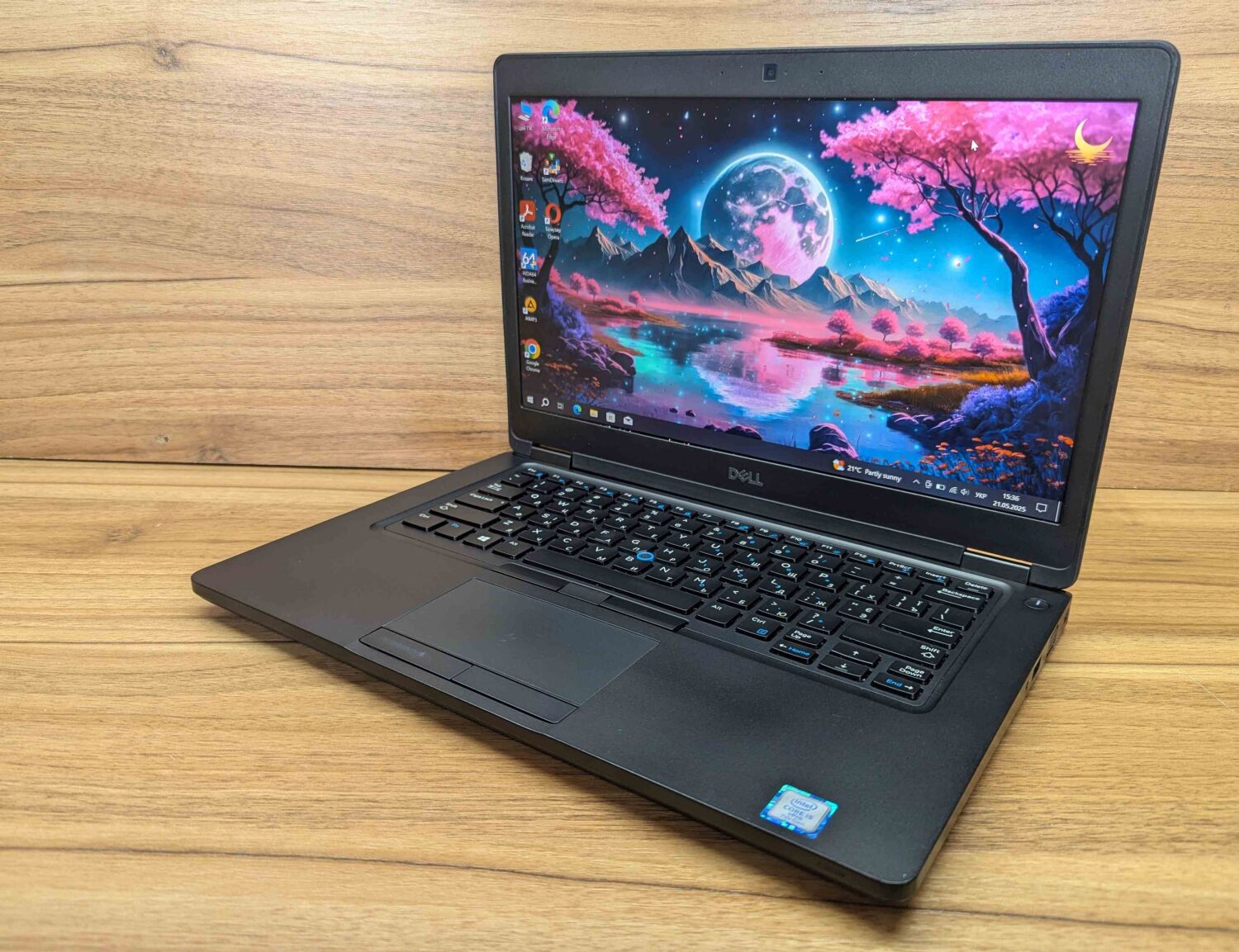 Ультрабук Dell Latitude 5490 / 14" (1920x1080) IPS / Intel Core i5-7300U (2 (4) ядра по 2.6 - 3.5 GHz) / 8 GB DDR4 / 240 GB SSD / Intel HD Graphics 620 / WebCam / HDMI / Windows 10 - Зображення 5