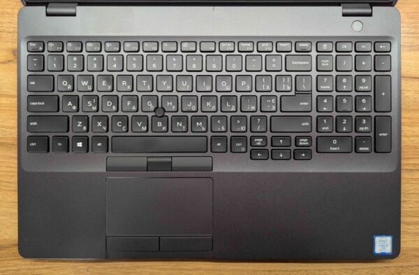 Ультрабук Dell Latitude 5500 / 15.6" (1920x1080) IPS / Intel Core i7-8665U (4 (8) ядра по 1.9 - 4.8 GHz) / 16 GB DDR4 / 512 GB SSD / AMD Radeon 540x, 2 GB GDDR5, 64-bit / WebCam / Windows 10 - Зображення 3