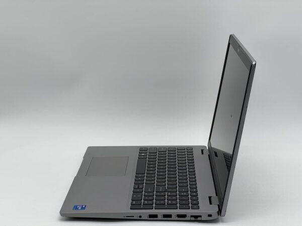 Ультрабук Dell Latitude 5520 / 15.6" (1920x1080) IPS / Intel Core i7-1185G7 (4 (8) ядра по 3.0 - 4.8 GHz) / 16 GB DDR4 / 240 GB SSD / Intel Iris Xe Graphics / WebCam - Зображення 4