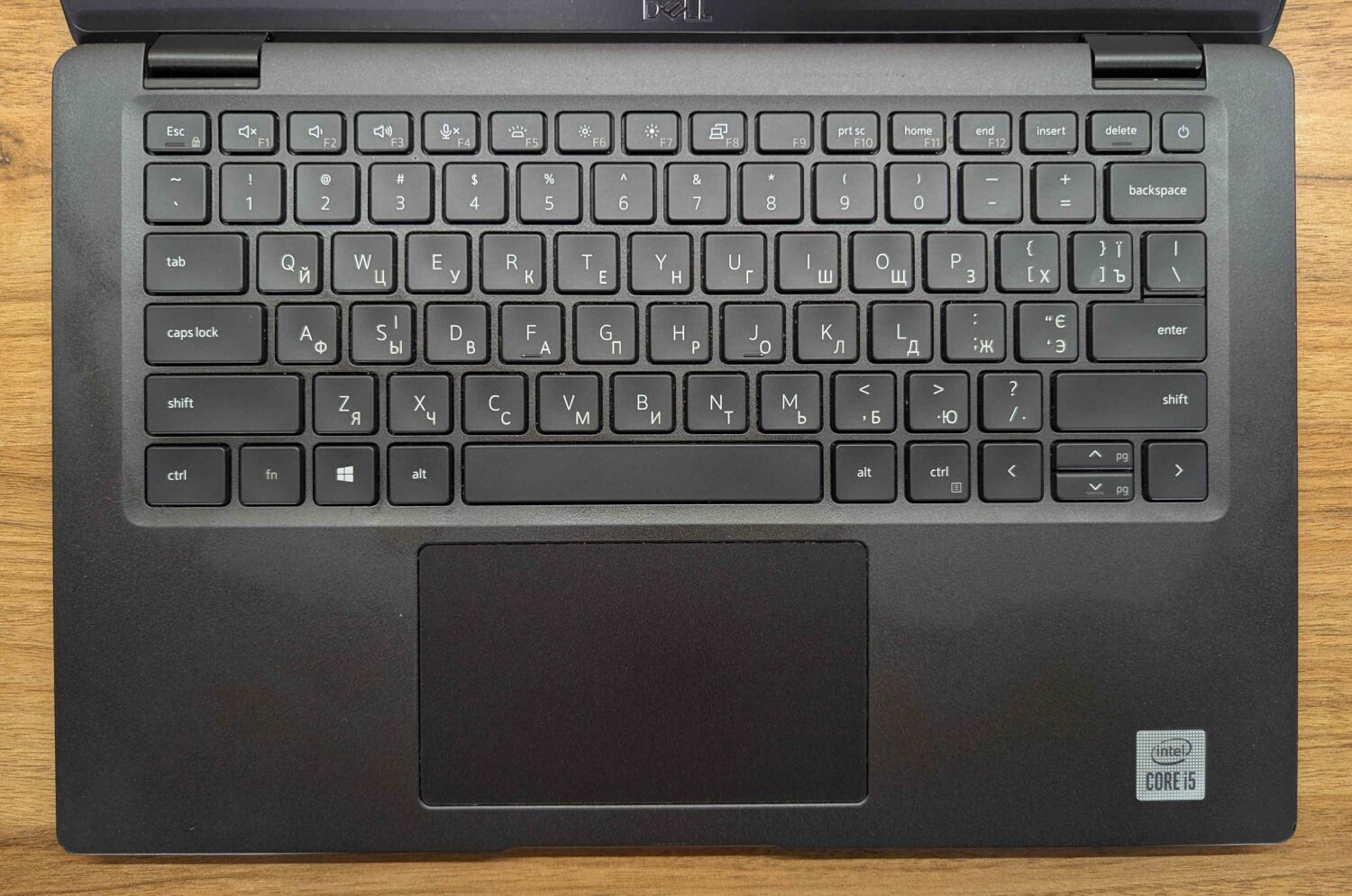 Ультрабук Dell Latitude 7410 / 14" (1366x768) TN / Intel Core i5-10310U (4 (8) ядра по 1.7 - 4.4 GHz) / 8 GB DDR4 / 256 GB SSD / Intel UHD Graphics / WebCam / Windows 10 - Зображення 3