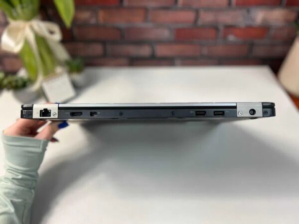 Ультрабук Dell Latitude E7470 / 14" (1920x1080) IPS / Intel Core i5-6300U (2 (4) ядра по 2.4 - 3.0 GHz) / 8 GB DDR4 / 256 GB SSD M.2 / Intel HD Graphics 520 / WebCam / Win 10 Pro - Зображення 5