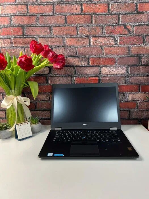Ультрабук Dell Latitude E7470 / 14" (1920x1080) IPS / Intel Core i5-6300U (2 (4) ядра по 2.4 - 3.0 GHz) / 8 GB DDR4 / 256 GB SSD M.2 / Intel HD Graphics 520 / WebCam / Win 10 Pro - Зображення 7