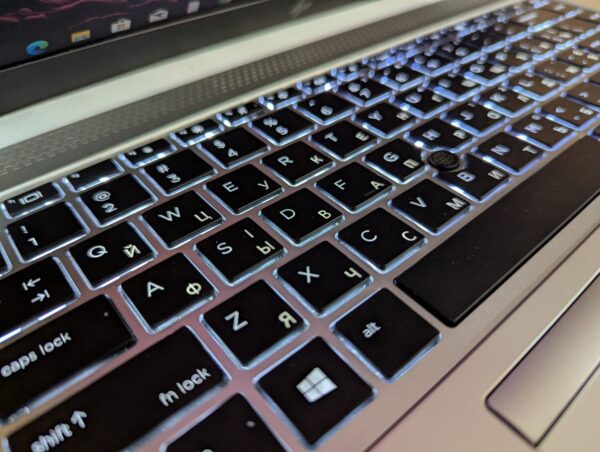Ультрабук HP EliteBook 840 G5 / 14" (1920x1080) IPS / Intel Core i5-7200U (2 (4) ядра по 2.5 - 3.1 GHz) / 16 GB DDR4 / 480 GB SSD / Intel UHD Graphics 620 / WebCam / TouchID / Windows 10 - Зображення 6
