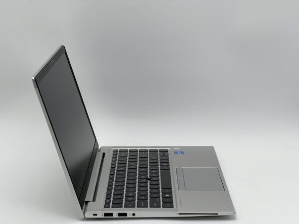 Ультрабук HP EliteBook 840 G8 / 14" (1920x1080) IPS / Intel Core i5-1145G7 (4 (8) ядра по 2.6 - 4.4 GHz) / 16 GB DDR4 / 240 GB SSD / Intel Iris Xe Graphics / WebCam / LTE + Бездротова мишка - Зображення 3