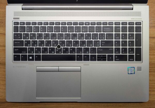 Ультрабук HP EliteBook 850 G5 / 15.6" (1920x1080) IPS / Intel Core i7-7600U (2 (4) ядра по 2.8 - 3.9 GHz) / 16 GB DDR4 / 512 GB SSD / Intel HD Graphics 620 / WebCam / TouchID / Windows 10 - Зображення 3