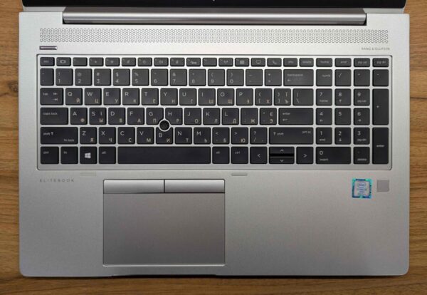 Ультрабук HP EliteBook 850 G6 / 15.6" (1920x1080) IPS / Intel Core i5-8365U (4 (8) ядра по 1.6 - 4.1 GHz) / 16 GB DDR4 / 512 GB SSD / Intel UHD Graphics / Fingerprint / WebCam / Windows 10 - Зображення 3