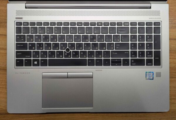 Ультрабук HP EliteBook 850 G6 / 15.6" (1920x1080) IPS / Intel Core i5-8365U (4 (8) ядра по 1.6 - 4.1 GHz) / 16 GB DDR4 / 512 GB SSD / Intel UHD Graphics / WebCam / Fingerprint / Windows 10 - Зображення 3