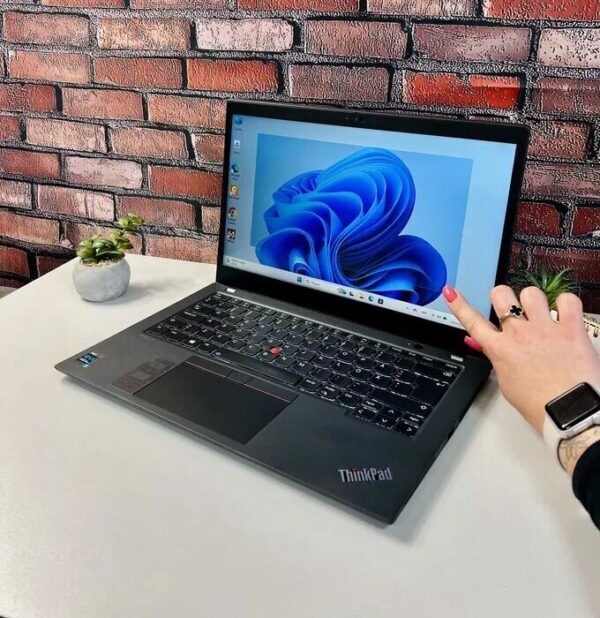 Ультрабук Lenovo ThinkPad T14s Gen 2 / 14" (1920x1080) IPS Touch / Intel Core i7-1185G7 (4 (8) ядра по 3.0 - 4.8 GHz) / 32 GB DDR4 / 512 GB SSD M.2 / Intel Iris Xe Graphics / WebCam / Win 11 Pro - Зображення 7