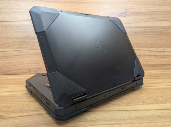 Захищений ноутбук Dell Latitude 14 Rugged 5414 / 14" (1920x1080) IPS / Intel Core i5-6300U (2 (4) ядра по 2.4 - 3.0 GHz) / 16 GB DDR4 / 512 GB SSD / Intel HD Graphics 520 / VGA / WebCam / Windows 10 - Зображення 7