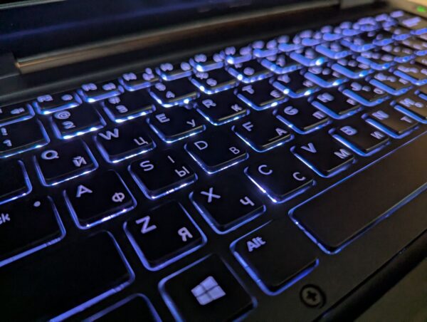 Захищений ноутбук Dell Latitude 14 Rugged 5414 / 14" (1920x1080) IPS / Intel Core i5-6300U (2 (4) ядра по 2.4 - 3.0 GHz) / 8 GB DDR4 / 256 GB SSD / Intel HD Graphics 520 / WebCam / HDMI / Windows 10 - Зображення 6