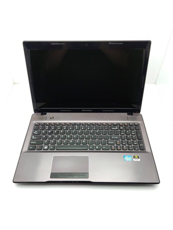 Ноутбук Lenovo IdeaPad Z570 / 15.6" (1366x768) TN / Intel Core i3-2330M (2 (4) ядра по 2.2 GHz) / 6 GB DDR3 / 500 GB HDD / nVidia GeForce GT 540M, 1 GB GDDR3, 64-bit / WebCam - Зображення 3