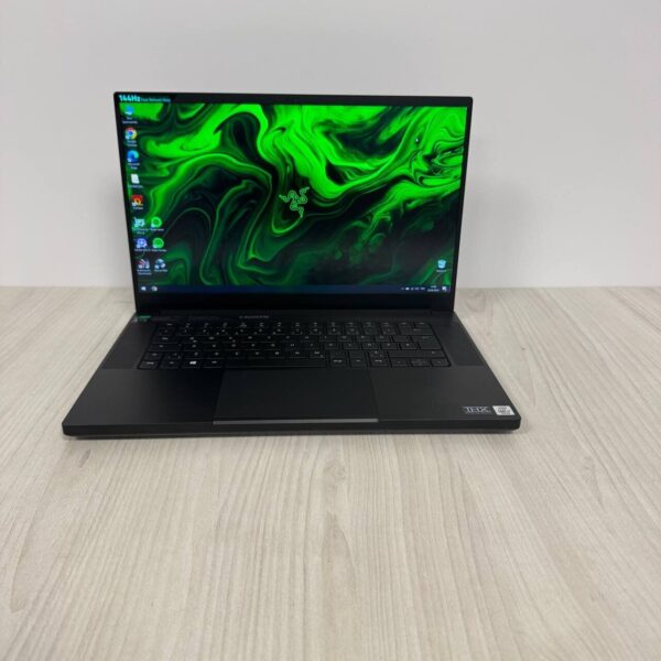 Ігровий ноутбук Razer Blade 15 RZ09-0369 / 15.6" (1920x1080) IPS / Intel Core i7-10750H (6 (12) ядер по 2.6 - 5.0 GHz) / 16 GB DDR4 / 512 GB SSD NVMe / nVidia GeForce RTX 3070, 6 GB GDDR6, 256-bit / WebCam - Зображення 2