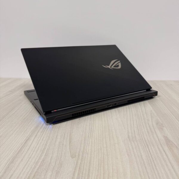 Ігровий ноутбук Б-клас Asus ROG Zephyrus S15 GX531GW / 15.6" (1920x1080) IPS / Intel Core i7-8750H (6 (12) ядер по 2.2 - 4.1 GHz) / 16 GB DDR4 / 512 GB SSD NVMe / nVidia GeForce RTX 2070 Max-Q, 8 GB GDDR6, 256-bit / WebCam - Зображення 6