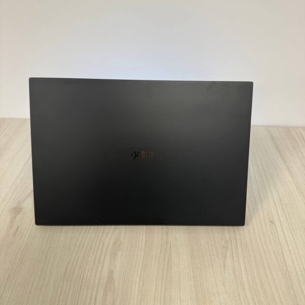 Ультрабук Б-клас LG Gram 17 17Z90Q / 17" (2560x1600) IPS / Intel Core i7-1260P (12 (16) ядер по 2.1 - 4.7 GHz) / 16 GB DDR5 / 512 GB SSD NVMe / Intel Iris Xe Graphics / WebCam - Зображення 3