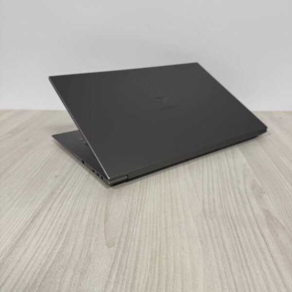Мобільна робоча станція Б-клас HP ZBook Studio 15 G8 / 15.6" (3840x2160) IPS / Intel Core i9-11900H (8 (16) ядер по 2.5 - 4.9 GHz) / 32 GB DDR4 / 1000 GB SSD NVMe / nVidia RTX A3000, 6 GB GDDR6, 192-bit / WebCam - Зображення 6