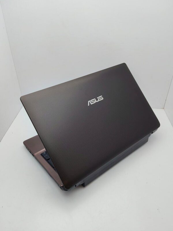 Ноутбук Asus K53S / 15.6" (1366x768) TN / Intel Core i5-2410M (2 (4) ядра по 2.3 - 2.9 GHz) / 6 GB DDR3 / 320 GB HDD / nVidia GeForce 610M, 2 GB GDDR3, 64-bit / WebCam / Посилена АКБ - Зображення 8