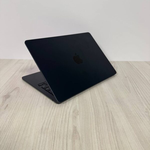 Ультрабук Apple MacBook Air 13 M3 A3113 (2024) / 13.3" (2560x1664) IPS / Apple M3 (8 ядер по 2.7 - 4.1 GHz) / 16 GB DDR5 / 512 GB SSD / Apple M3 Graphics / WebCam / MacOS - Зображення 6