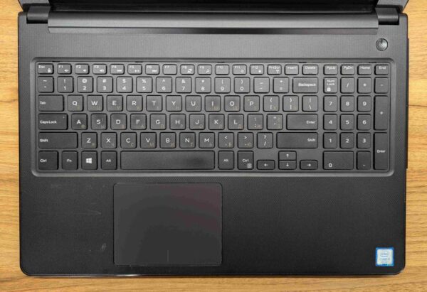 Ноутбук Б-клас Dell Vostro 15-3568 / 15.6" (1920x1080) IPS / Intel Core i5-7200U (2 (4) ядра по 2.5 - 3.1 GHz) / 8 GB DDR4 / 240 GB SSD / Intel HD Graphics 620 / WebCam / Windows 10 - Зображення 3