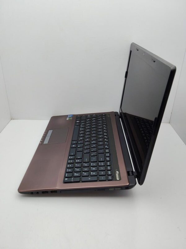 Ноутбук Asus K53S / 15.6" (1366x768) TN / Intel Core i5-2410M (2 (4) ядра по 2.3 - 2.9 GHz) / 6 GB DDR3 / 320 GB HDD / nVidia GeForce 610M, 2 GB GDDR3, 64-bit / WebCam / Посилена АКБ - Зображення 7