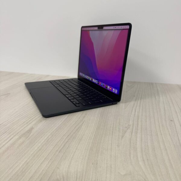 Ультрабук Apple MacBook Air 13 M3 A3113 (2024) / 13.3" (2560x1664) IPS / Apple M3 (8 ядер по 2.7 - 4.1 GHz) / 16 GB DDR5 / 512 GB SSD / Apple M3 Graphics / WebCam / MacOS - Зображення 5
