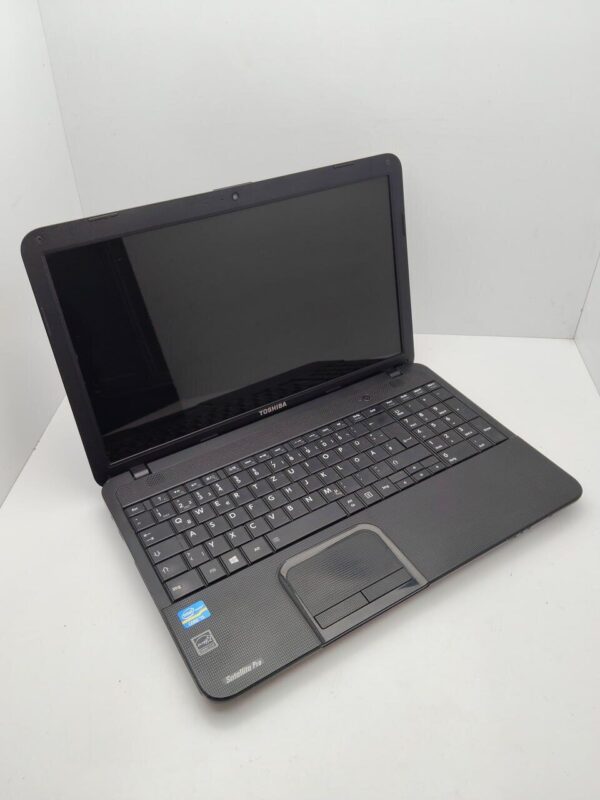 Ноутбук Toshiba Satellite C850 / 15.6" (1366x768) TN / Intel Core i5-3230M (2 (4) ядра по 2.6 - 3.2 GHz) / 6 GB DDR3 / 320 GB HDD / Intel HD Graphics 4000 / WebCam - Зображення 4
