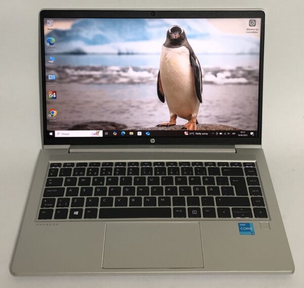 Ультрабук HP ProBook 640 G8 / 14" (1920x1080) IPS / Intel Core i3-1115G4 (2 (4) ядра по 1.7 - 4.1 GHz) / 8 GB DDR4 / 256 GB SSD NVMe / Intel UHD Graphics / WebCam / Win 10 Pro - Зображення 2
