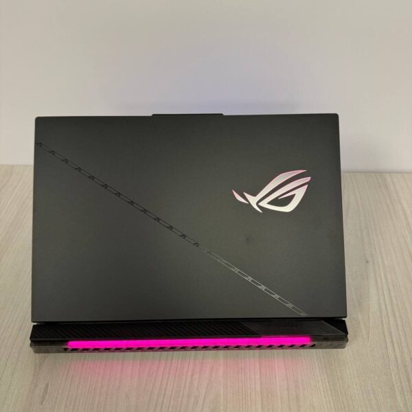 Ігровий ноутбук Б-клас Asus ROG Strix Scar 16 G634JZ / 16" (2560x1600) IPS / Intel Core i9-13980HX (24 (32) ядер по 2.2 - 5.5 GHz) / 32 GB DDR5 / 1000 GB SSD NVMe / nVidia GeForce RTX 4080, 12 GB GDDR6, 192-bit / WebCam - Зображення 3