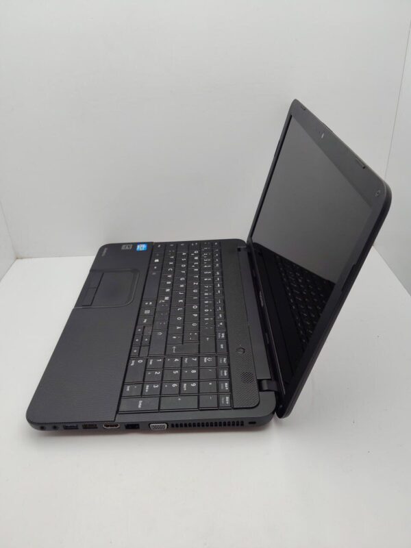 Ноутбук Toshiba Satellite C850 / 15.6" (1366x768) TN / Intel Core i5-3230M (2 (4) ядра по 2.6 - 3.2 GHz) / 6 GB DDR3 / 320 GB HDD / Intel HD Graphics 4000 / WebCam - Зображення 7
