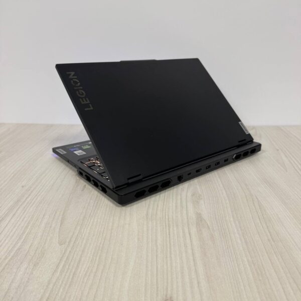 Ігровий ноутбук Б-клас Lenovo Legion Pro 7 16IRX8H / 16" (2560x1600) IPS / Intel Core i9-13900HX (24 (32) ядра по 3.9 - 5.4 GHz) / 32 GB DDR5 / 1000 GB SSD NVMe / nVidia GeForce RTX 4080, 12 GB GDDR6, 192-bit / WebCam - Зображення 6