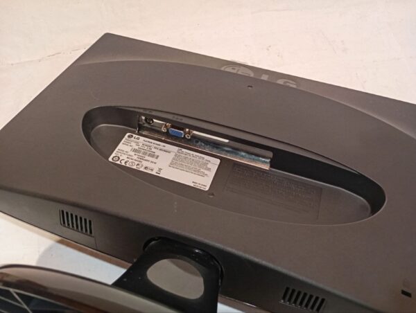 Комплект ПК: HP Compaq Pro 6300 SFF / Intel Core i3-3220 (2 (4) ядра по 3.3 GHz) / 8 GB DDR3 / 250 GB HDD / Intel HD Graphics 2500 + Монітор LG Flatron W1943C-PF / 19" (1366x768) TN / 1x VGA - Зображення 9
