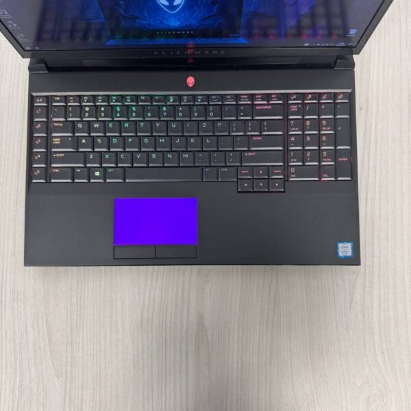 Ігровий ноутбук Б-клас Dell Alienware Area-51m / 17.3" (1920x1080) IPS / Intel Core i7-9700K (8 ядер по 3.6 - 4.9 GHz) / 32 GB DDR4 / 512 GB SSD NVMe / nVidia GeForce RTX 2070, 8 GB GDDR6, 256-bit / WebCam - Зображення 6