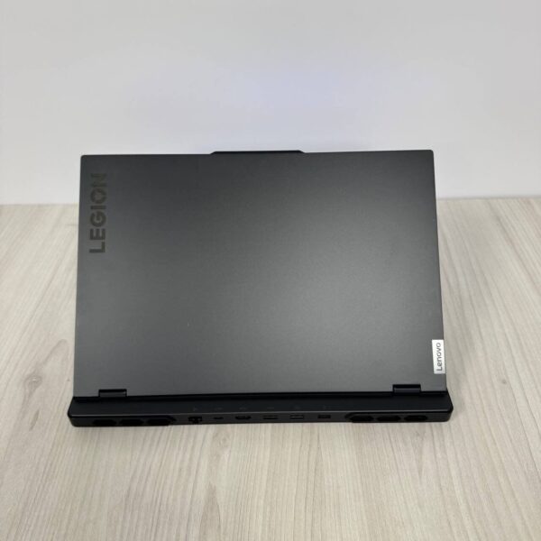 Ігровий ноутбук Б-клас Lenovo Legion Pro 7 16IRX8H / 16" (2560x1600) IPS / Intel Core i9-13900HX (24 (32) ядра по 3.9 - 5.4 GHz) / 32 GB DDR5 / 1000 GB SSD NVMe / nVidia GeForce RTX 4080, 12 GB GDDR6, 192-bit / WebCam - Зображення 3