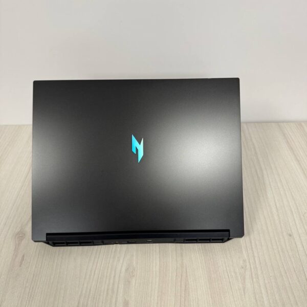 Ігровий ноутбук Acer Nitro V16 ANV16-41-R514 / 16" (1920x1200) IPS / AMD Ryzen 7 8845HS (8 (16) ядер по 3.8 - 5.1 GHz) / 16 GB DDR5 / 1000 GB SSD NVMe / nVidia GeForce RTX 4060, 8 GB GDDR6, 128-bit / WebCam - Зображення 3