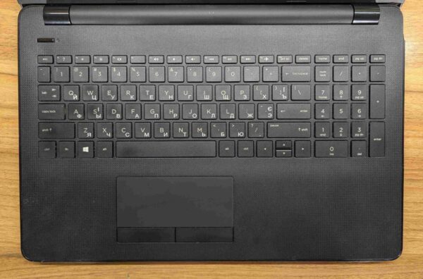 Ноутбук Б-клас HP 15-bs05dx / 15.6" (1366x768) TN Touch / Intel Core i5-7200U (2 (4) ядра по 2.5 - 3.1 GHz) / 8 GB DDR4 / 256 GB SSD / Intel HD Graphics 620 / WebCam / Windows 10 - Зображення 4