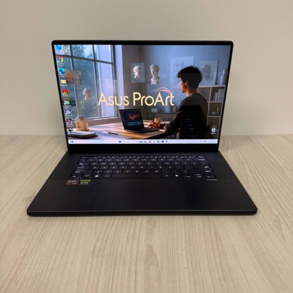 Ігровий ноутбук Б-клас Asus ProArt Studiobook P16 H7606WI / 16" (3840x2400) OLED Touch / AMD Ryzen AI 9 HX 370 (12 (24) ядер по 2.0 - 5.1 GHz) / 64 GB DDR5 / 2000 GB SSD NVMe / nVidia GeForce RTX 4070, 8 GB GDDR6, 128-bit - Зображення 2