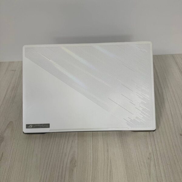 Ігровий ультрабук Б-клас Asus ROG Zephyrus G15 GA503QS White / 15.6" (2560x1440) IPS / AMD Ryzen 9 5900HS (8 (16) ядер по 3.0 - 4.6 GHz) / 32 GB DDR4 / 512 GB SSD NVMe / nVidia GeForce RTX 3080, 8 GB GDDR6, 256-bit - Зображення 3