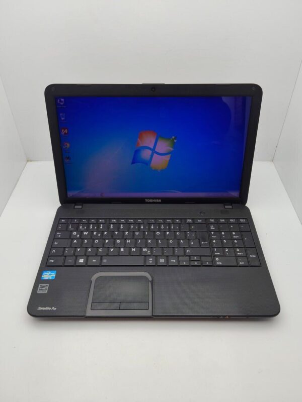Ноутбук Toshiba Satellite C850 / 15.6" (1366x768) TN / Intel Core i5-3230M (2 (4) ядра по 2.6 - 3.2 GHz) / 6 GB DDR3 / 320 GB HDD / Intel HD Graphics 4000 / WebCam - Зображення 2