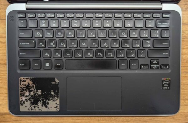 Ноутбук Dell XPS 13-9333 / 13.3" (1920x1080) IPS Touch / Intel Core i3-4010U (2 (4) ядра по 1.7 GHz) / 8 GB DDR3 / 256 GB SSD / Intel HD Graphics 4400 / WebCam / Windows 10 - Зображення 3
