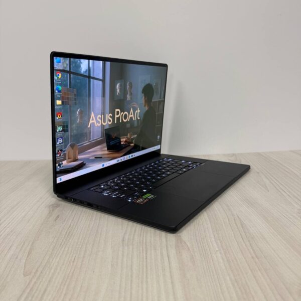 Ігровий ноутбук Б-клас Asus ProArt Studiobook P16 H7606WI / 16" (3840x2400) OLED Touch / AMD Ryzen AI 9 HX 370 (12 (24) ядер по 2.0 - 5.1 GHz) / 64 GB DDR5 / 2000 GB SSD NVMe / nVidia GeForce RTX 4070, 8 GB GDDR6, 128-bit - Зображення 4