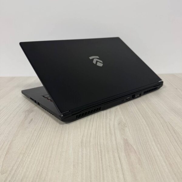 Ігровий ноутбук Eluktronics MAG-15 2070 / 15.6" (1920x1080) IPS / Intel Core i7-9750H (6 (12) ядер по 2.6 - 4.5 GHz) / 16 GB DDR4 / 512 GB SSD / nVidia GeForce RTX 2070 Max-Q, 8 GB GDDR6, 256-bit / WebCam - Зображення 6