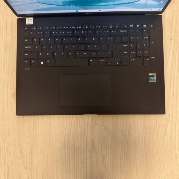 Ультрабук Б-клас LG Gram 17 17Z90Q / 17" (2560x1600) IPS / Intel Core i7-1260P (12 (16) ядер по 2.1 - 4.7 GHz) / 16 GB DDR5 / 512 GB SSD NVMe / Intel Iris Xe Graphics / WebCam - Зображення 7