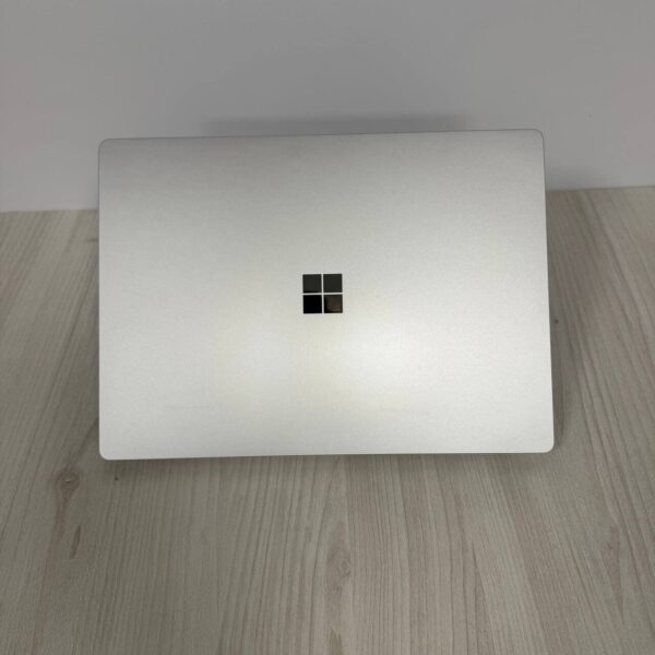 Ультрабук Microsoft Surface Laptop 5 / 15" (2496x1664) IPS Touch / Intel Core i7-1255U (10 (12) ядер по 3.5 - 4.7 GHz) / 16 GB DDR5 / 512 GB SSD NVMe / Intel Iris Xe Graphics / WebCam - Зображення 3