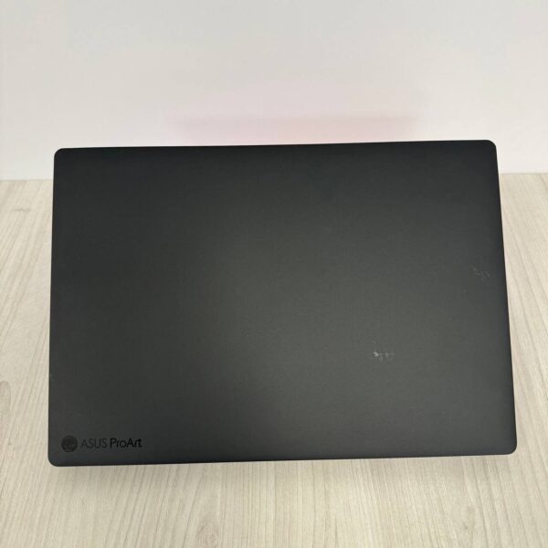 Ігровий ноутбук Б-клас Asus ProArt Studiobook P16 H7606WV / 16" (3840x2400) OLED Touch / AMD Ryzen AI 9 HX 370 (12 (24) ядер по 2.0 - 5.1 GHz) / 32 GB DDR5 / 1000 GB SSD NVMe / nVidia GeForce RTX 4060, 8 GB GDDR6, 128-bit - Зображення 3