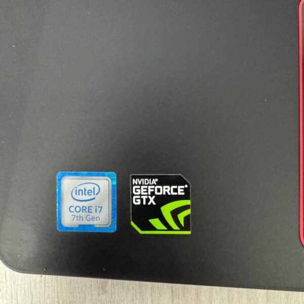 Ігровий ноутбук Lenovo Legion Y520-15IKBN / 15.6" (1920x1080) IPS / Intel Core i7-7700HQ (4 (8) ядра по 2.8 - 3.8 GHz) / 16 GB DDR4 / 256 GB SSD + 1000 GB HDD / nVidia GeForce GTX 1050 Ti, 2 GB GDDR5, 128-bit / WebCam - Зображення 7