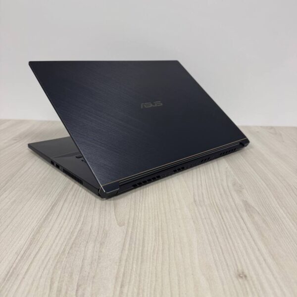 Мобільна рабоча станція Б-клас Asus ProArt StudioBook Pro 17 W700G / 17.3" (1920x1200) IPS / Intel Core i7-9750H (6 (12) ядер по 2.6 - 4.5 GHz) / 16 GB DDR4 / 512 GB SSD NVMe / nVidia Quadro RTX 3000 Max-Q, 6 GB DDR6, 192-bit / WebCam - Зображення 6
